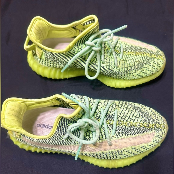 YEEZY Boost 350 - Picture 3 of 8